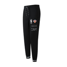 Cargar imagen en el visor de la galería, Jogger para Hombre NBA FLEECE NBA WE ARE CITY HERITAGE FASHION JOGGER BLK3
