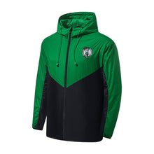 Cargar imagen en el visor de la galería, Casaca para Hombre NBA LIGHT NBA COLOR BLOCK PRIMARY LOGO WINDRUNNER GRN
