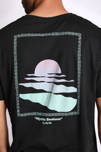 Cargar imagen en el visor de la galería, Polo para Hombre QUIKSILVER CLASSIC SUNSET PARADISE SS KVJ0
