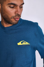 Cargar imagen en el visor de la galería, Polera para Hombre QUIKSILVER CREW NECK NEON SLAB CREW BRN0
