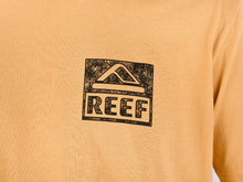 Cargar imagen en el visor de la galería, Polo para Hombre REEF CLASSIC REEF WELLIE TEE CLAY
