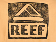 Cargar imagen en el visor de la galería, Polo para Hombre REEF CLASSIC REEF WELLIE TEE CLAY
