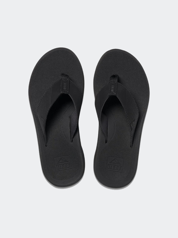 Sandalias REEF Phantom II negras, vista puestas