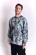 Cargar imagen en el visor de la galería, Polera para Hombre CHAMPION S63295586DPA CRUSH DYE FLEECE CREW AOTJ
