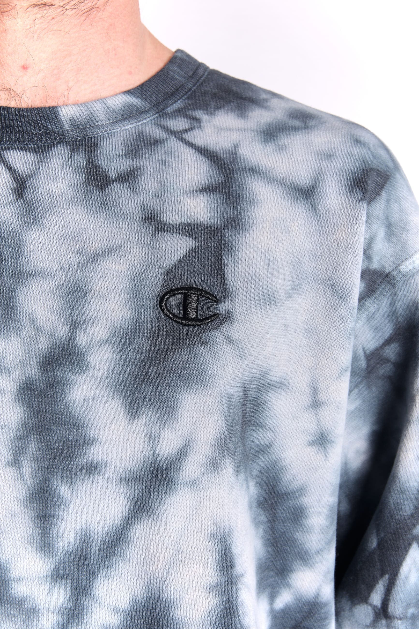 Polera para Hombre CHAMPION S63295586DPA CRUSH DYE FLEECE CREW AOTJ