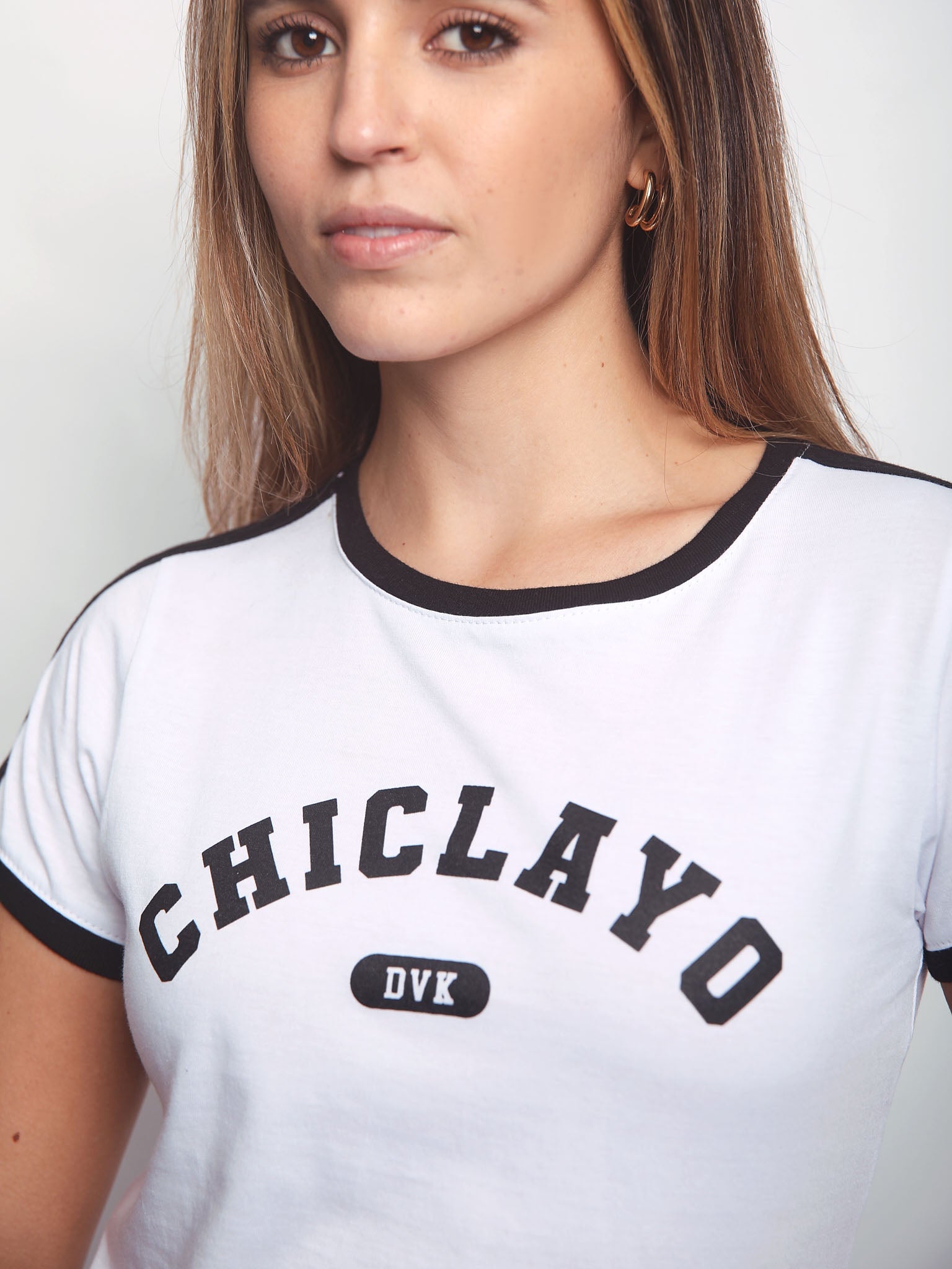 Polo para Mujer DVK BABY TEE CHICLAYO TEE WHT