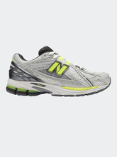 Cargar imagen en el visor de la galería, Zapatillas NEW BALANCE 1906R U190652H-W Plateado
