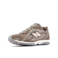 Zapatillas NEW BALANCE 204L marrones, vista frontal