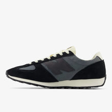 Cargar imagen en el visor de la galería, Zapatillas NEW BALANCE 471 U471AQ-W Negro
