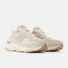 Cargar imagen en el visor de la galería, Zapatillas NEW BALANCE 9060 U9060CCB Beige
