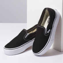 Cargar imagen en el visor de la galería, Zapatillas VANS HERITAGE Classic Slip-On Platform BLK
