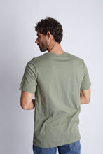 Cargar imagen en el visor de la galería, Polo para Hombre WRANGLER LOGO TEE Green
