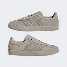 Cargar imagen en el visor de la galería, Zapatillas ADIDAS GAZELLE JR8833-W
