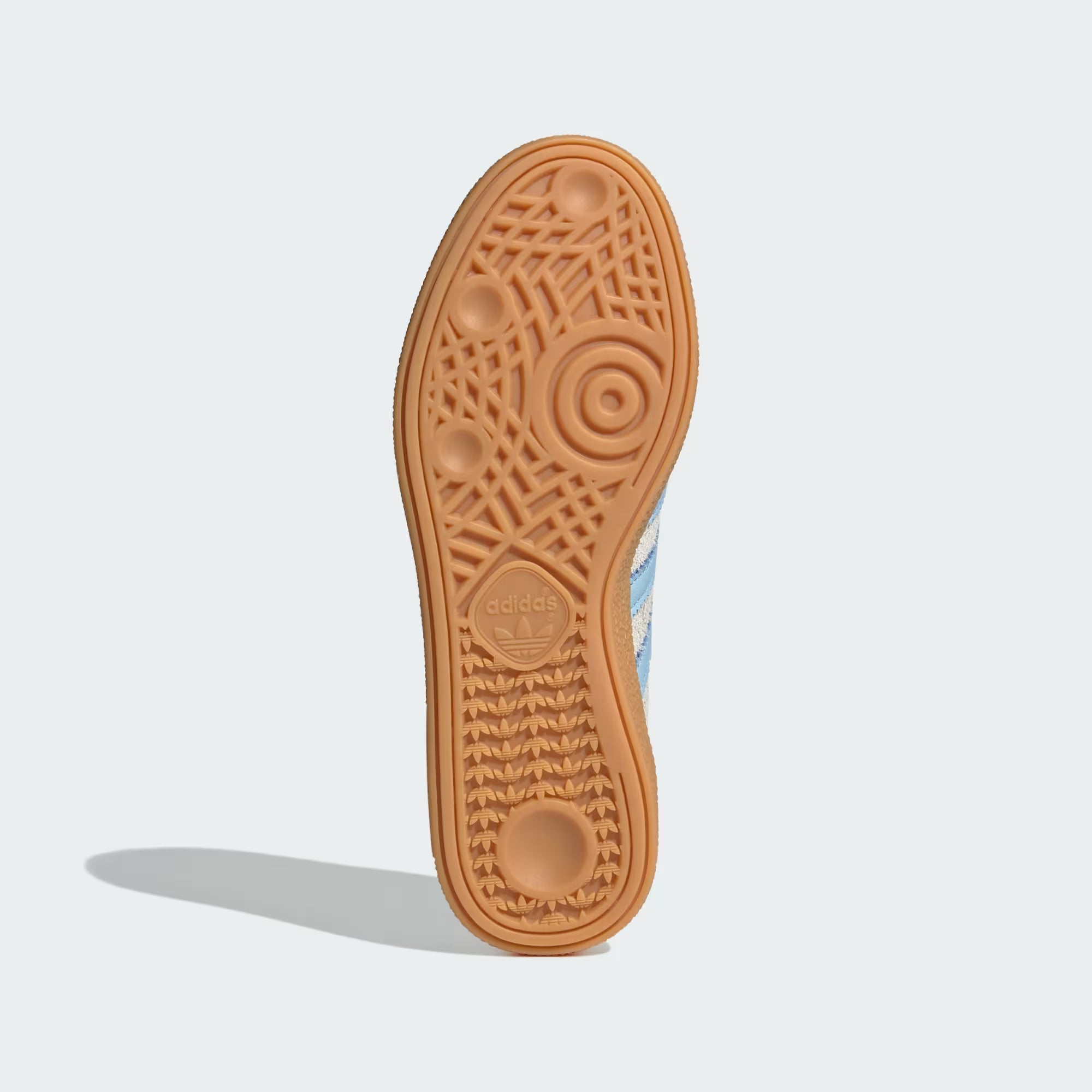 Zapatillas ADIDAS Handball Spezial celestes, vista trasera con logo