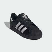 Cargar imagen en el visor de la galería, Zapatillas ADIDAS SUPERSTAR JH7098-W Negro
