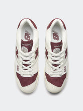 Cargar imagen en el visor de la galería, Zapatillas NEW BALANCE 550 Rojo
