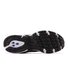 Cargar imagen en el visor de la galería, Zapatillas para Mujer NEW BALANCE 530 BLK
