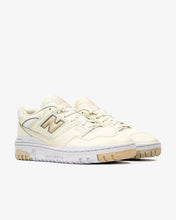 Cargar imagen en el visor de la galería, Zapatillas para Mujer NEW BALANCE 550 WHT
