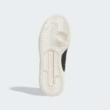 Cargar imagen en el visor de la galería, Zapatillas ADIDAS Forum2000 negras, vista trasera con logo
