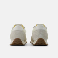 Cargar imagen en el visor de la galería, Zapatillas NEW BALANCE 471 U471KAB-W Blanco
