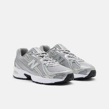 Cargar imagen en el visor de la galería, Zapatillas NEW BALANCE 740 U740GB2-W Plateado
