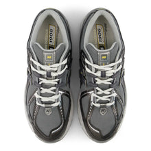 Cargar imagen en el visor de la galería, Zapatillas NEW BALANCE 1906 U19064S0-M Gris
