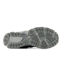 Cargar imagen en el visor de la galería, Zapatillas NEW BALANCE 1906 U19064S0-M Gris
