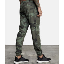 Cargar imagen en el visor de la galería, Jogger para Hombre RVCA JOGGER YOGGER PANT II GNR6
