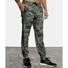 Cargar imagen en el visor de la galería, Jogger para Hombre RVCA JOGGER YOGGER PANT II GNR6
