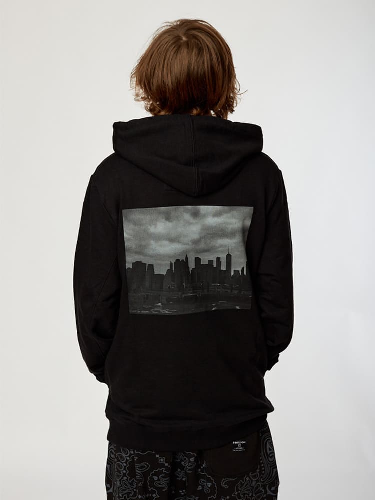 Polera para Hombre Dunkelvolk SIN ZIP NY HOOD NGR