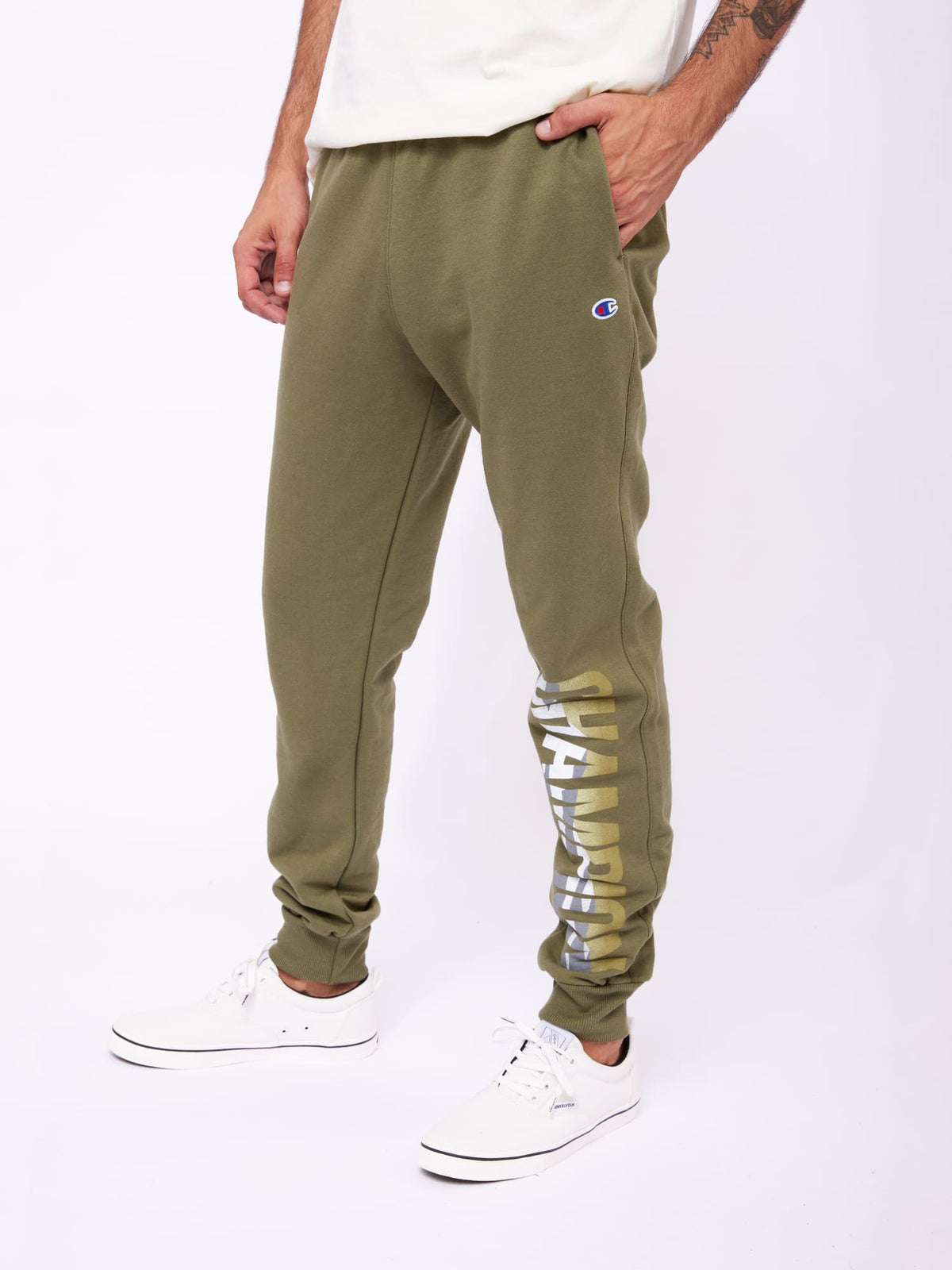 Jogger para Hombre CHAMPION GF22H586C2A POWERBLEND GRAPHIC JOGGER 9AX