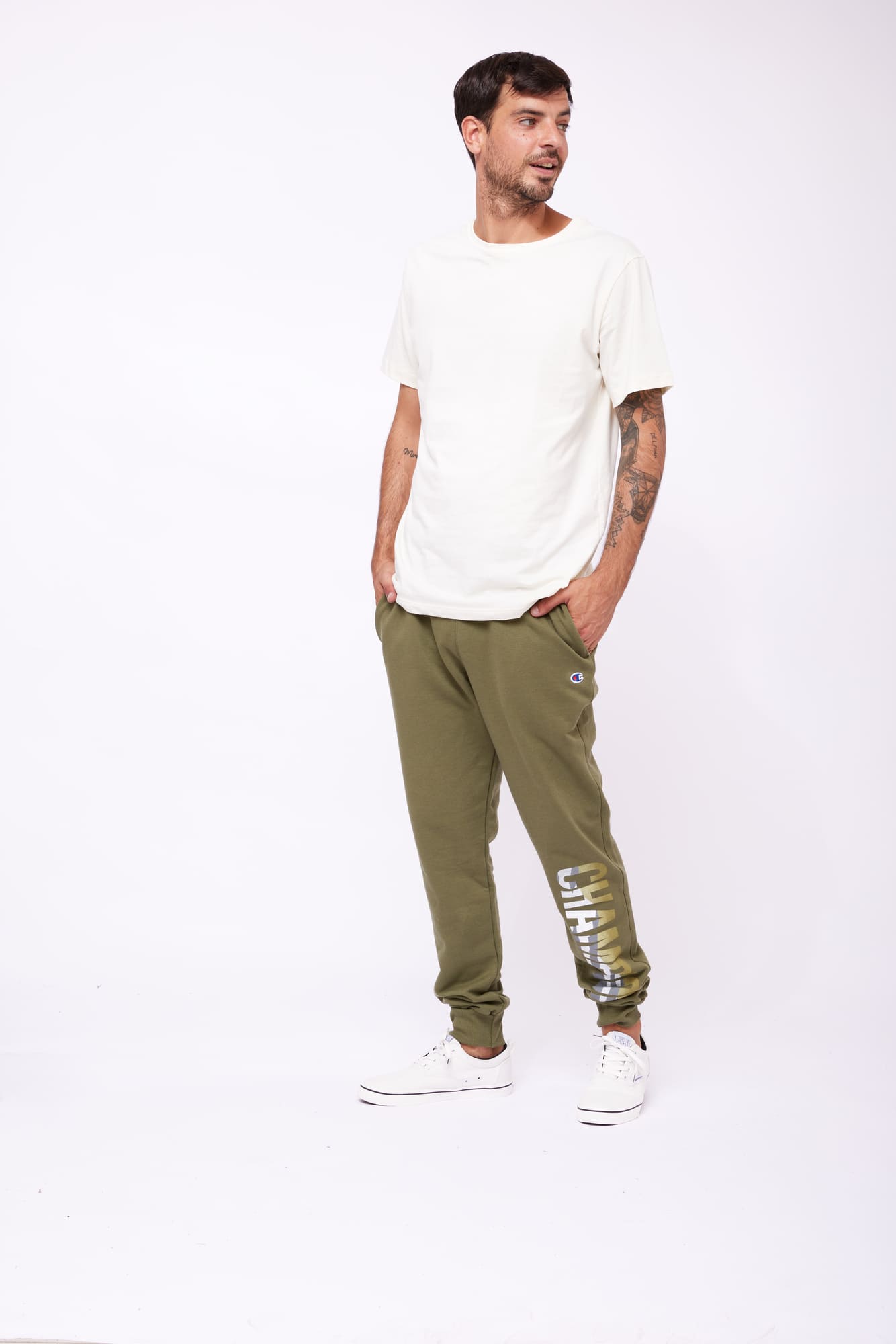 Jogger para Hombre CHAMPION GF22H586C2A POWERBLEND GRAPHIC JOGGER 9AX